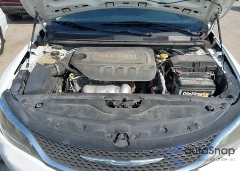 2016 Chrysler 200 Limited из США, поврежденный, VIN 1C3CCCAB3GN141488